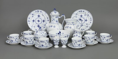 Lot 916 - ROYAL COPENHAGEN Frühstücksservice