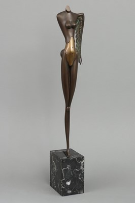 Lot 1578 - PAUL WUNDERLICH (1927-2010) Bronzefigur "Kleine Nike"