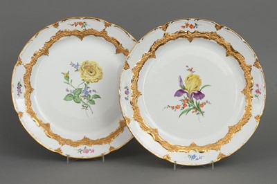 Lot 712 - Paar MEISSEN Porzellan-Prunkteller