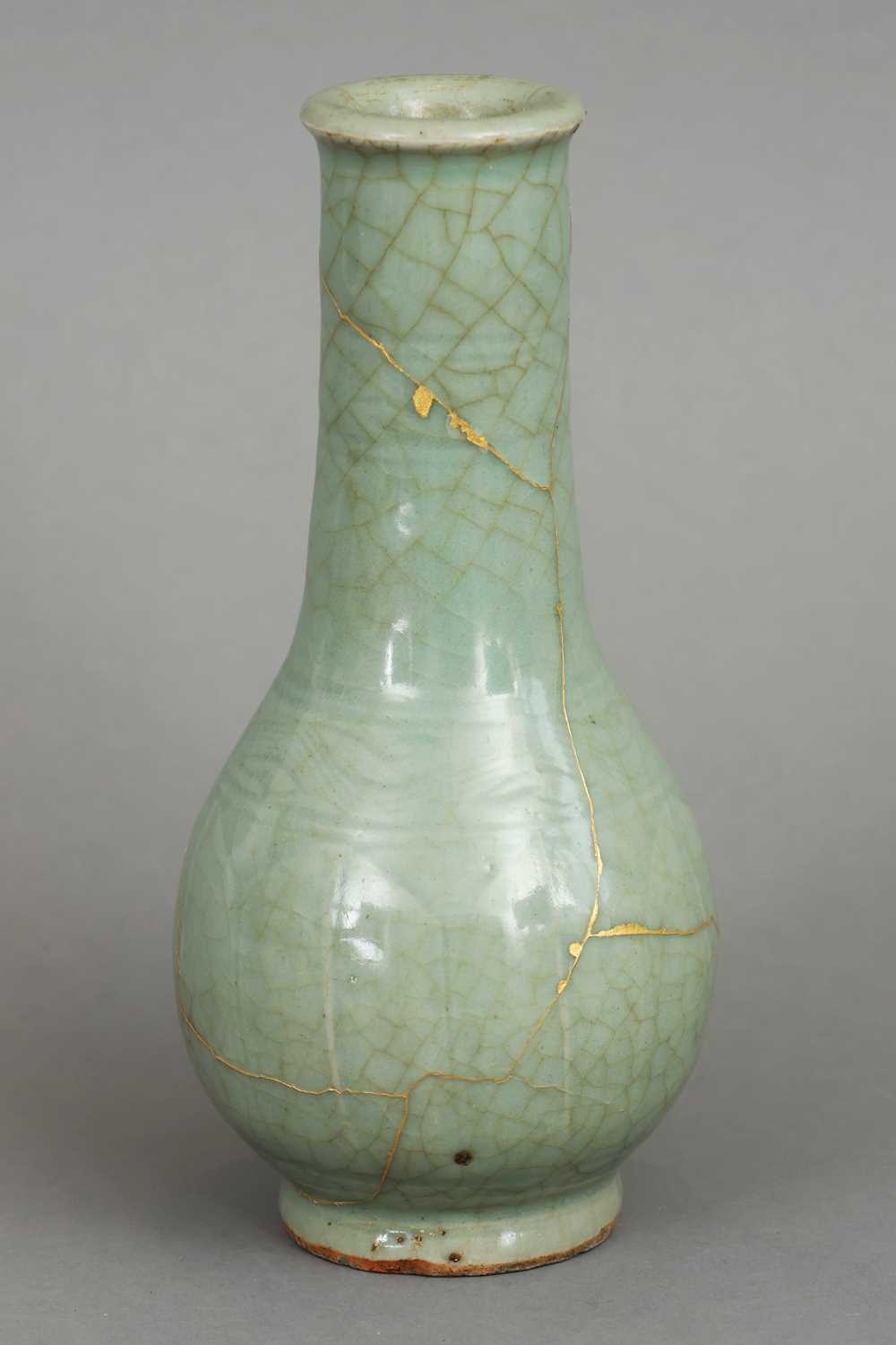 Lot 7 - Chinesische Longquan Porzellanvase