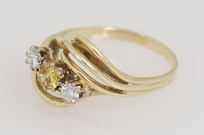 Lot 606 - Damenring mit 3 Diamanten