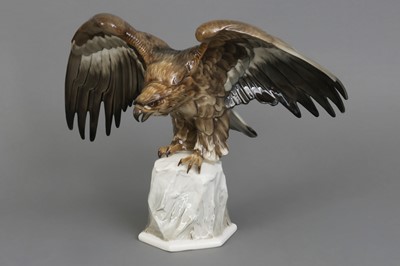 Lot 948 - HUTSCHENREUTHER Porzellanfigur "Adler"