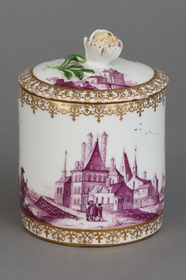 Lot 724 - wohl MEISSEN Porzellandeckeldose