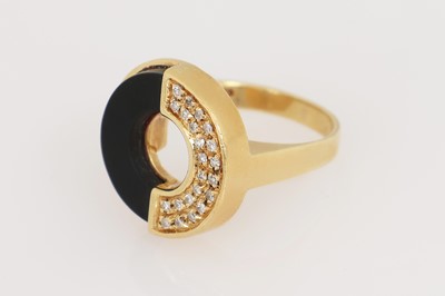 Lot 617 - Moderner Onyx Ring