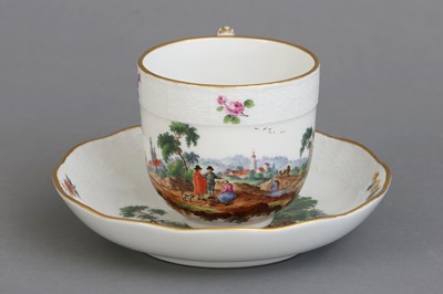 Lot 954 - KPM BERLIN Porzellantasse mit Untertasse