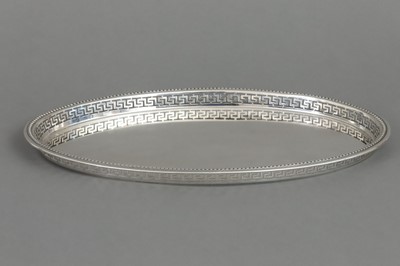 Lot 453 - Ovales GEBRÜDER KÜHN (Schwäbisch Gmünd) Silber Tablett