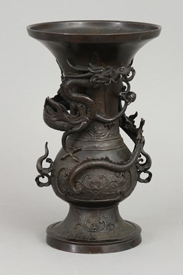 Lot 103 - Japanische Bronzevase des 19. Jahrhunderts