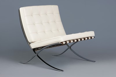 KNOLL INTERNATIONAL "Barcelona Chair"