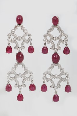 Lot 724 - Paar Chandelier Ohrhänger mit Diamanten und Rubinen