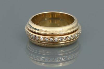 Lot 855 - Ring mit Brillanten, sogenannter Spielring