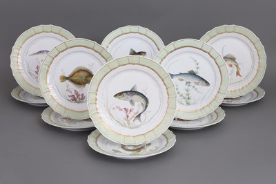 Lot 899 - 12 ROYAL COPENHAGEN Porzellanteller