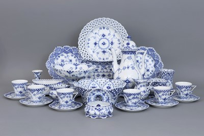 Lot 1051 - ROYAL COPENHAGEN Kaffeeservice