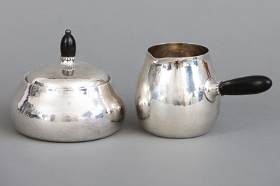 Lot 549 - GEORG JENSEN Silber Zuckerdose und Sahnegießer