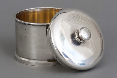 Lot 558 - Russische Silber Deckeldose