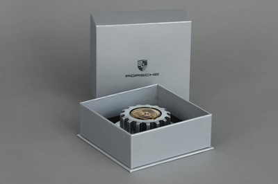 Lot 1497 - PORSCHE Flaschenöffner "Centerlock"
