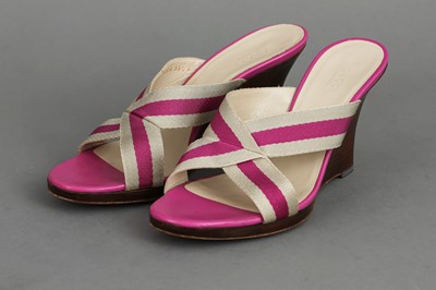 Lot 758 - GUCCI Wedge Sandalen