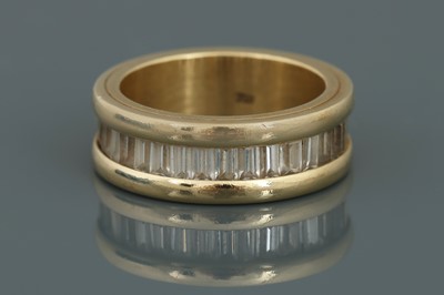 Lot 853 - Memory Ring AVELLINO