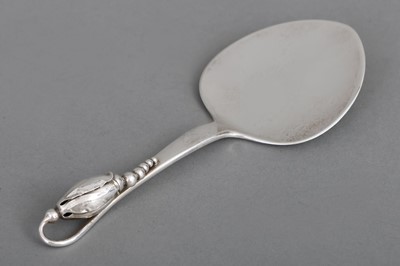 Lot 519 - GEORG JENSEN Silber Pastetenheber "Magnolia"