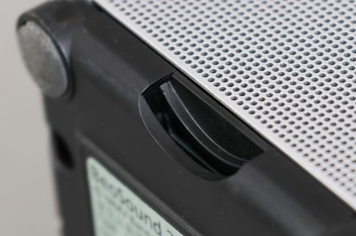 Lot 1463 - BANG & OLUFSEN "BeoSound 3" Radio