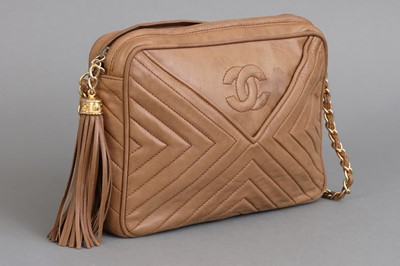 Lot 718 - CHANEL vintage Handtasche