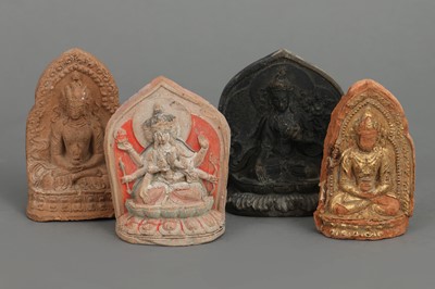 Lot 243 - 4 asiatische Relieffiguren für den Hausaltar