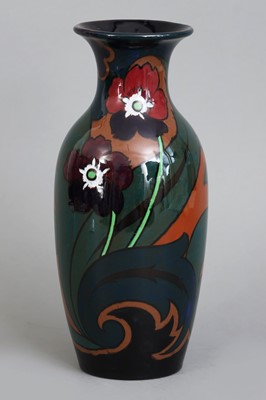 Lot 1152 - wohl GOUDA (Niederlande) Keramikvase