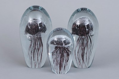 Lot 1228 - 3 Glas Paperweights