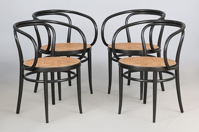 Lot 263 - 4 THONET Armlehnstühle 209