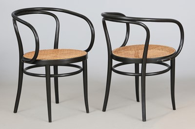 Lot 263 - 4 THONET Armlehnstühle 209