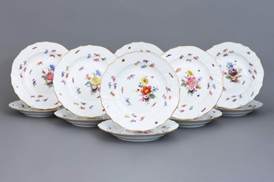 Lot 900 - 12 MEISSEN Porzellanteller