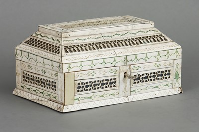 Lot 1432 - Schatulle des Biedermeier in Truhenform