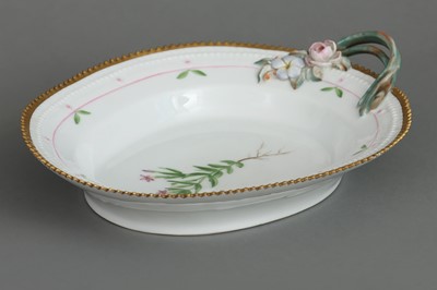 Lot 936 - ROYAL COPENHAGEN "Flora Danica" Porzellanschale