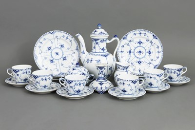 Lot 1052 - ROYAL COPENAHAGEN Kaffeeservice