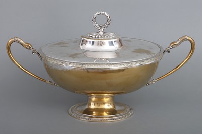 Lot 614 - Versilberte "Regency" Suppenterrine