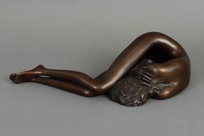 Lot 1838 - BRUNO BRUNI (*1935) Bronzeplastik "Liegende"