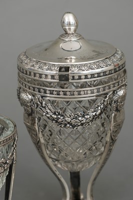 Lot 619 - 3 Silber Gewürzgefäße im Empire Stil