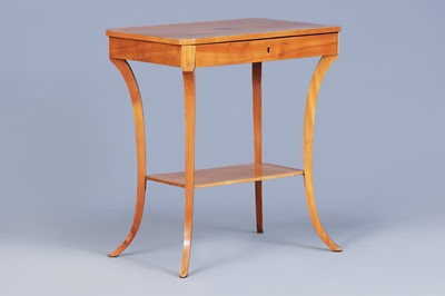 Lot 400 - Nähtisch des Biedermeier