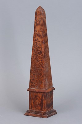 Lot 1447 - Beisteller "Obelisk"