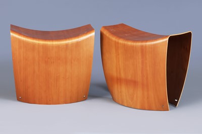 Lot 286 - Paar FREDERICIA (DK) "Gallery" Hocker