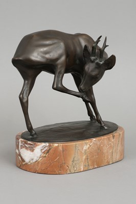 Lot 1157 - ALBERT HINRICH HUSSMANN (1874-1946) Bronzefigur "Rehbock"