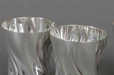 Lot 540 - 4 GEBRÜDER DEYHLE (Schwäbisch Gmünd) Silber Schnapsbecher