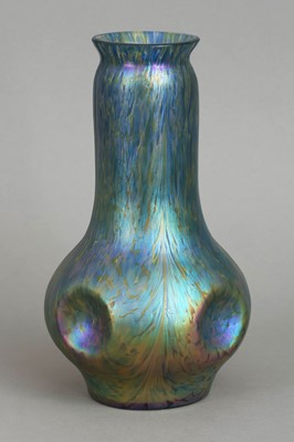 Lot 368 - WILHELM KRALIK (Böhmen) Glasvase des Jugendstil