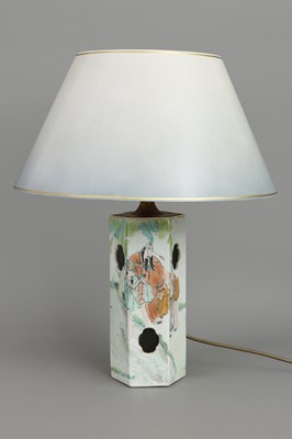 Lot 21 - Chinesische Porzellanlampe sog. "Hutständer"