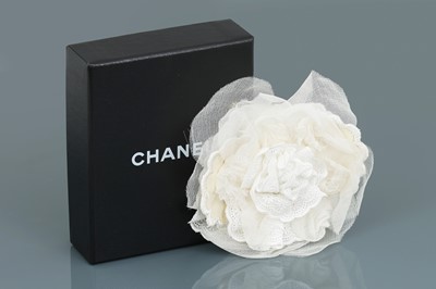 Lot 719 - CHANEL Brosche