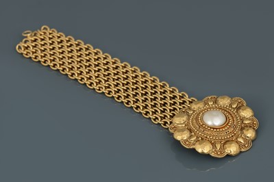 Lot 720 - CHANEL Armband