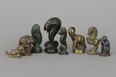 Lot 828 - 8 Bronze Petschaften der 1920er Jahre mit Tierfiguren