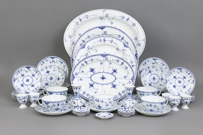 Lot 269 - ROYAL COPENHAGEN Porzellan Restservice